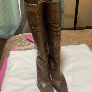Ladies boots